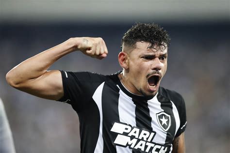 tiquinho soare